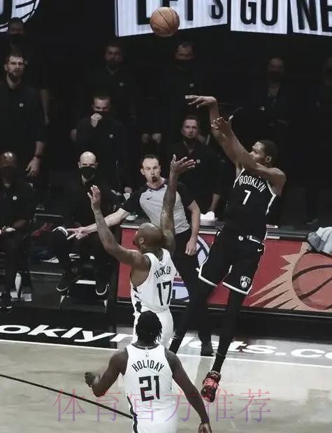 杜兰特单打兰德尔 干拔三分应声入网 杜兰特单打兰德尔 干拔三分应声入网